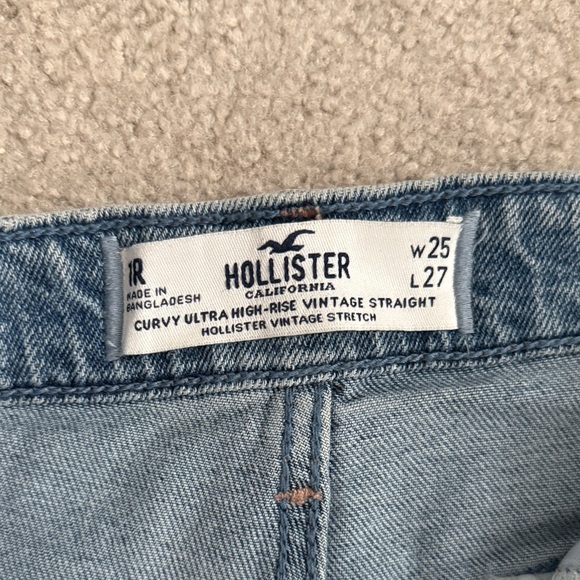 Hollister Distressed Blue Women's Jeans - curvy ultra high-rise vintage straight - Picture 2 of 3